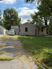 310 Ames Place, St Louis, MO 63135