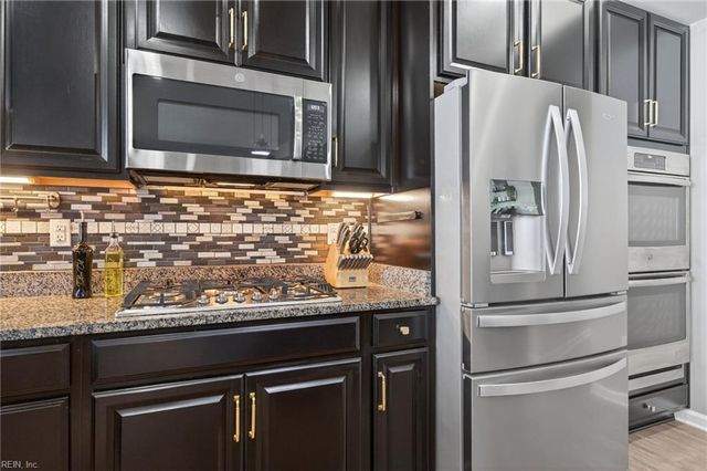 224 Farmington PL, Smithfield, VA 23430