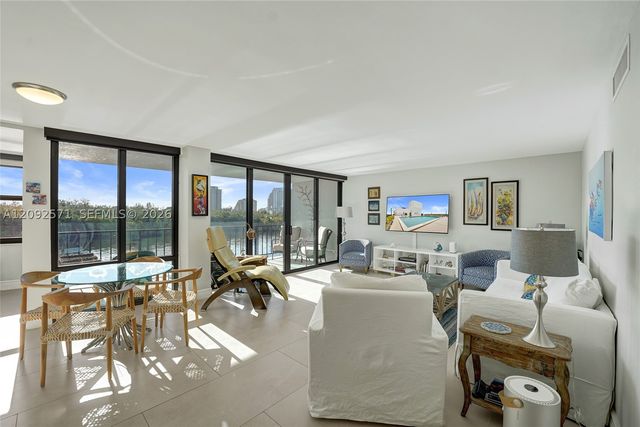 936 Intracoastal Dr 4F, Fort Lauderdale, FL 33304