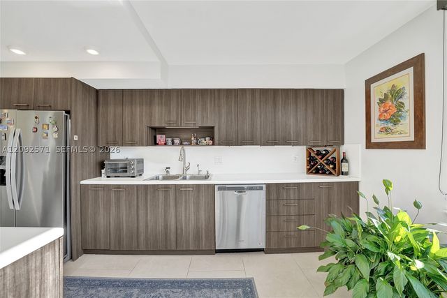 936 Intracoastal Dr 4F, Fort Lauderdale, FL 33304