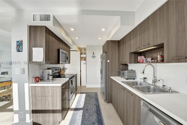 936 Intracoastal Dr 4F, Fort Lauderdale, FL 33304