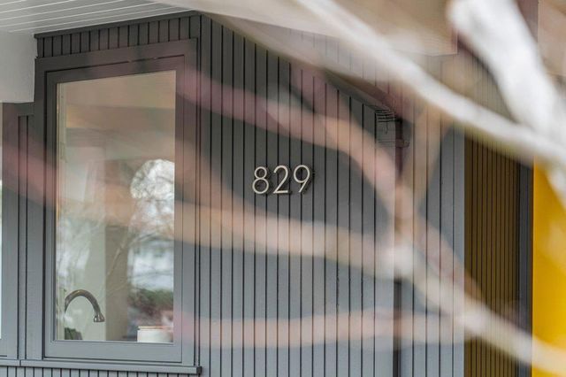 829 Talisman Drive, Palo Alto, CA 94303