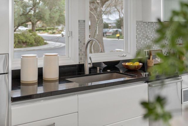 829 Talisman Drive, Palo Alto, CA 94303