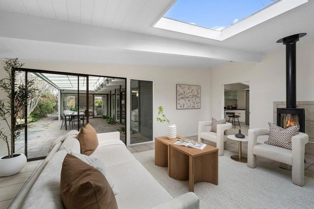 829 Talisman Drive, Palo Alto, CA 94303