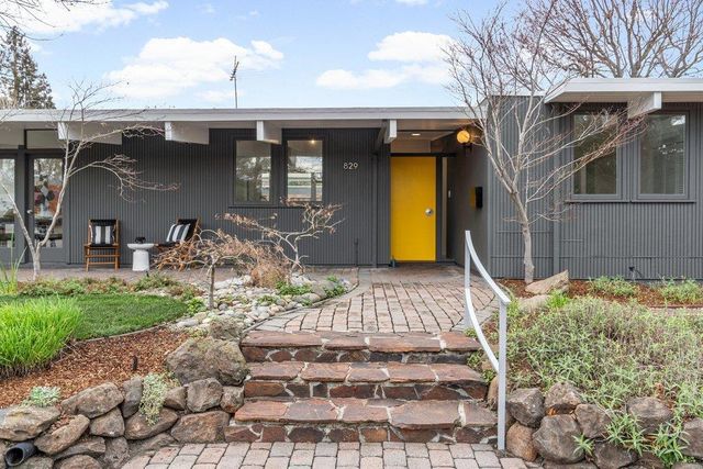 829 Talisman Drive, Palo Alto, CA 94303