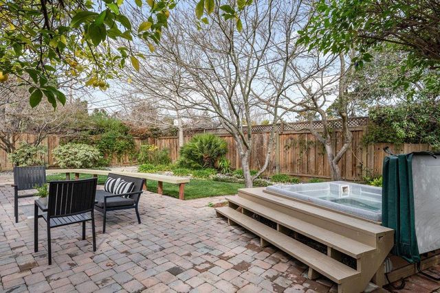 829 Talisman Drive, Palo Alto, CA 94303