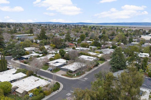 829 Talisman Drive, Palo Alto, CA 94303