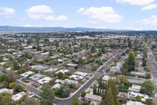 829 Talisman Drive, Palo Alto, CA 94303