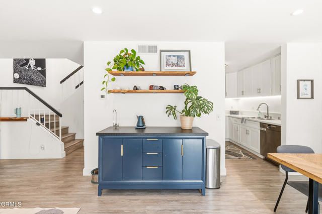 1424 San Simeon Court 4, Ventura, CA 93003