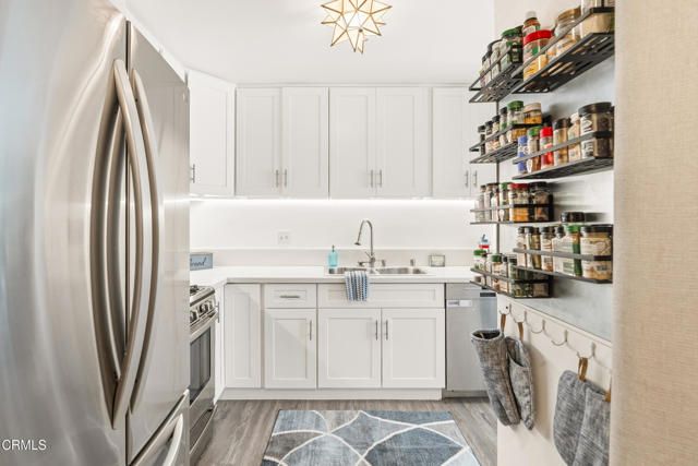 1424 San Simeon Court 4, Ventura, CA 93003