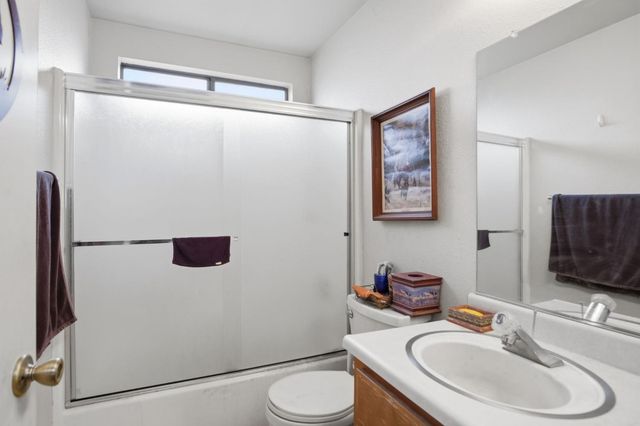 1260 Windsor Ct, Turlock, CA 95380