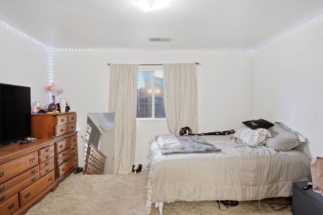 1260 Windsor Ct, Turlock, CA 95380