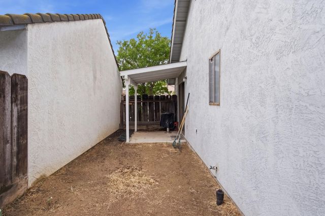 1260 Windsor Ct, Turlock, CA 95380