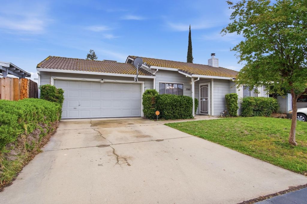 1260 Windsor Ct, Turlock, CA 95380