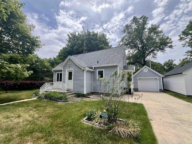 303 Garfield Avenue, Evansville, WI 53536