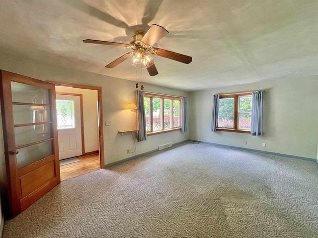 303 Garfield Avenue, Evansville, WI 53536