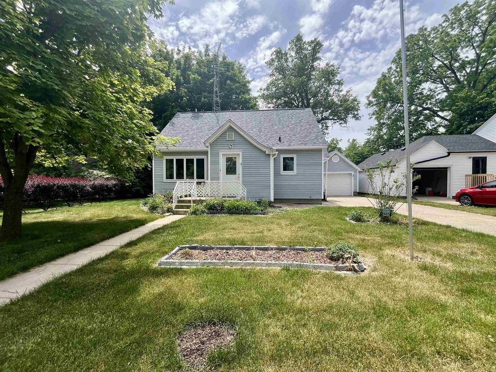 303 Garfield Avenue, Evansville, WI 53536