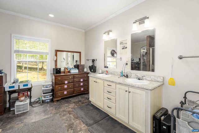 2441 TISDALE RD, Barboursville, VA 22923