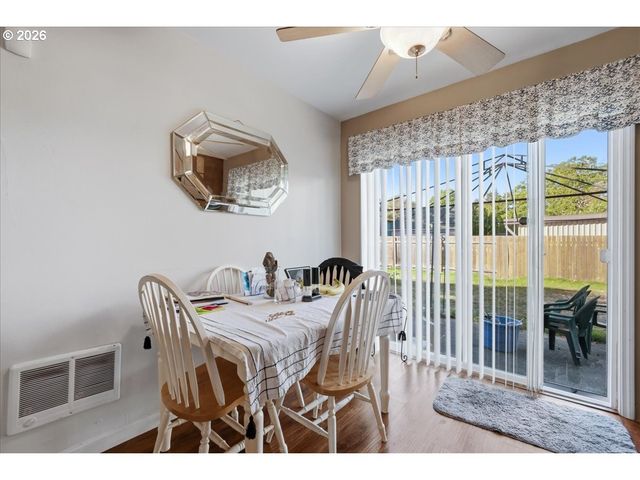 3707 Se 154TH Ave, Portland, OR 97236