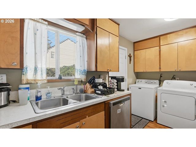 3707 Se 154TH Ave, Portland, OR 97236