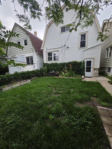 331 E Deer PLACE, Milwaukee, WI 53207