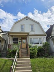 331 E Deer PLACE, Milwaukee, WI 53207