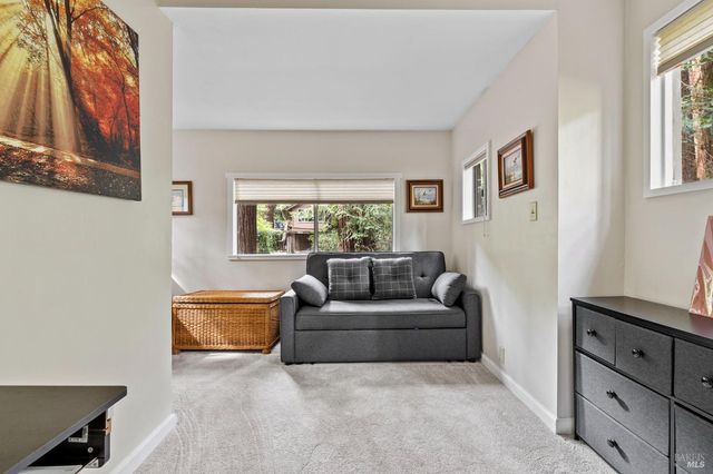 18 Wildwood Ln, Cazadero, CA 95421