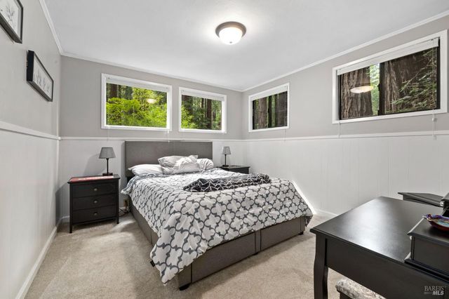 18 Wildwood Ln, Cazadero, CA 95421