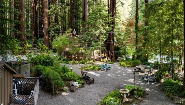 18 Wildwood Ln, Cazadero, CA 95421