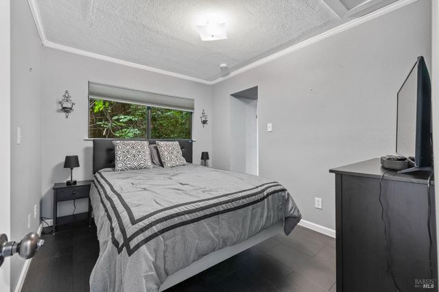 18 Wildwood Ln, Cazadero, CA 95421