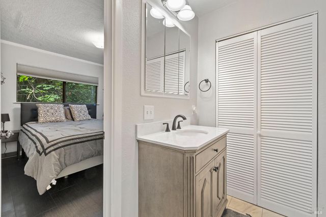 18 Wildwood Ln, Cazadero, CA 95421