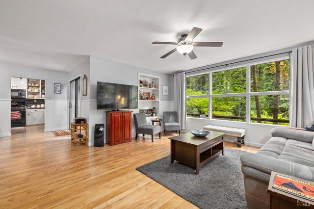 18 Wildwood Ln, Cazadero, CA 95421