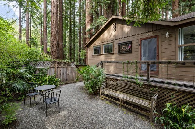 18 Wildwood Ln, Cazadero, CA 95421