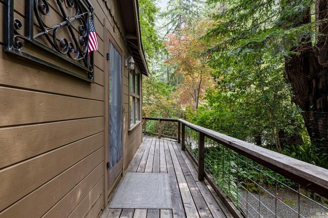 18 Wildwood Ln, Cazadero, CA 95421