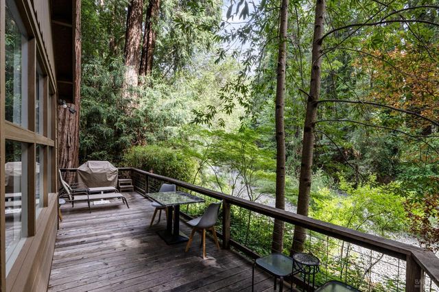 18 Wildwood Ln, Cazadero, CA 95421