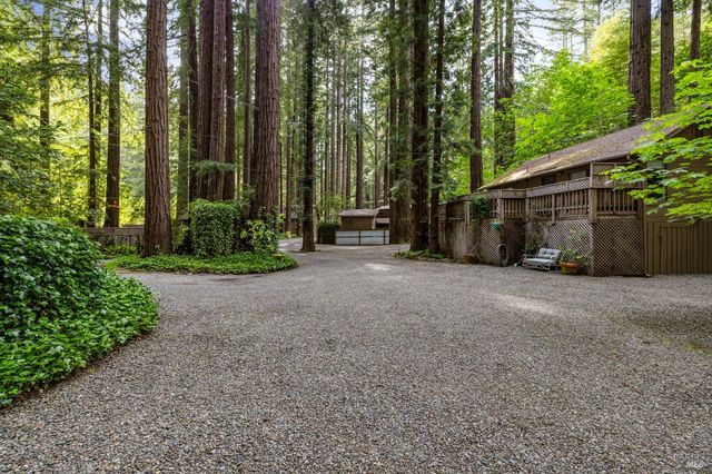 18 Wildwood Ln, Cazadero, CA 95421