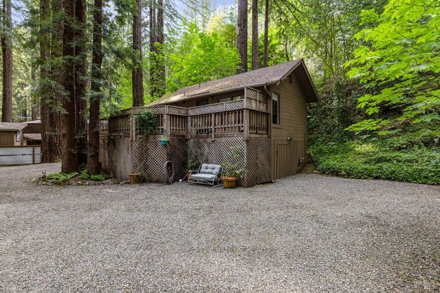 18 Wildwood Ln, Cazadero, CA 95421