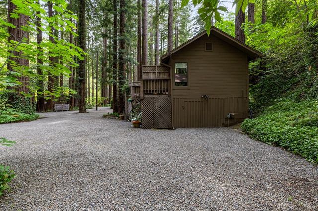 18 Wildwood Ln, Cazadero, CA 95421