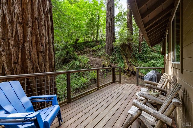 18 Wildwood Ln, Cazadero, CA 95421