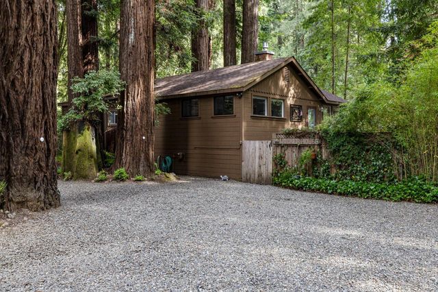 18 Wildwood Ln, Cazadero, CA 95421