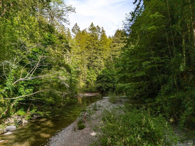 18 Wildwood Ln, Cazadero, CA 95421