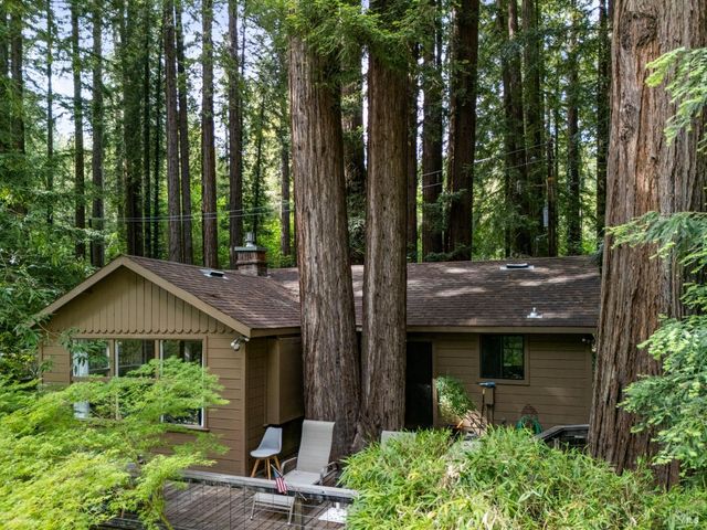 18 Wildwood Ln, Cazadero, CA 95421