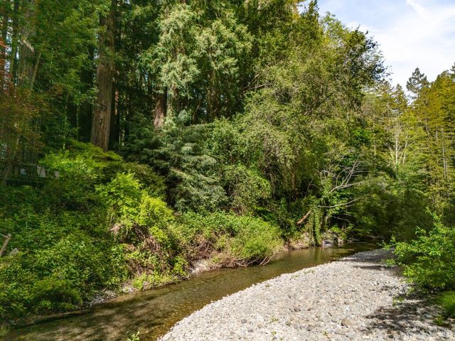 18 Wildwood Ln, Cazadero, CA 95421