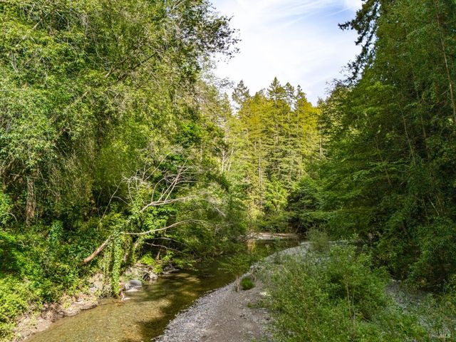 18 Wildwood Ln, Cazadero, CA 95421