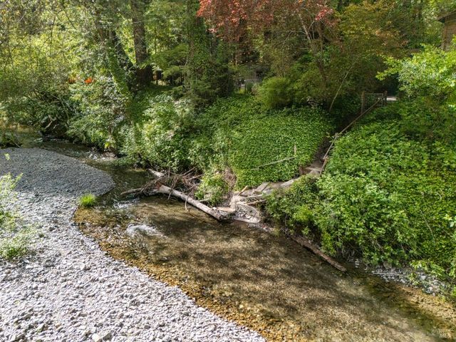 18 Wildwood Ln, Cazadero, CA 95421