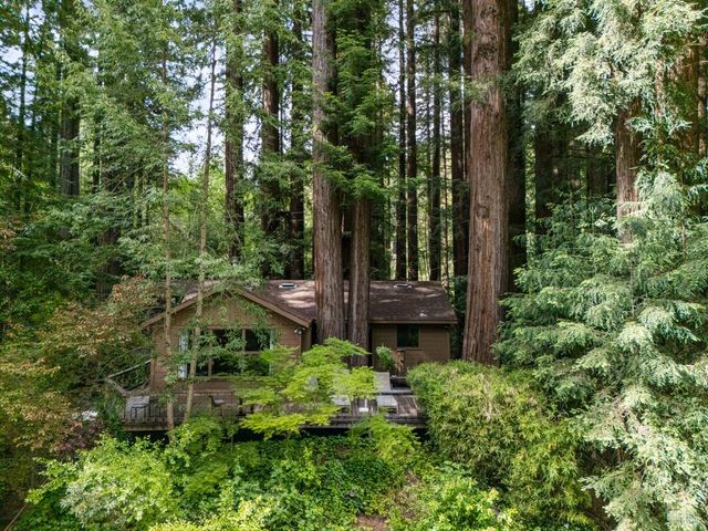 18 Wildwood Ln, Cazadero, CA 95421