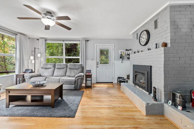 18 Wildwood Ln, Cazadero, CA 95421