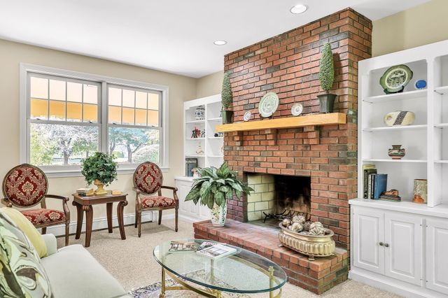 9 Solomon Pierce Rd, Lexington, MA 02420