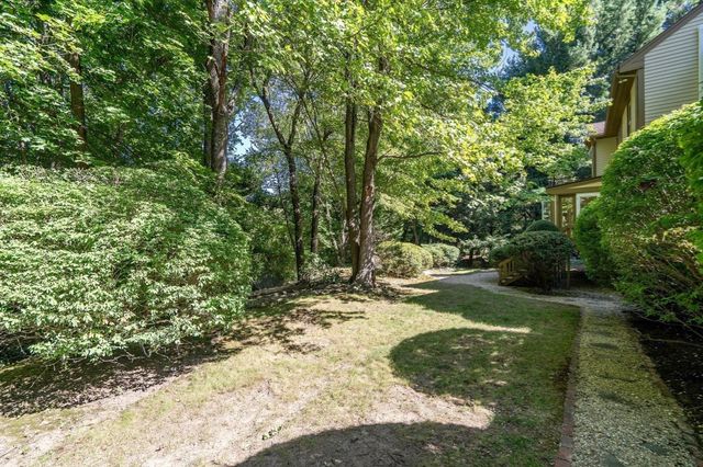 9 Solomon Pierce Rd, Lexington, MA 02420