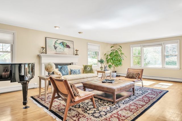 9 Solomon Pierce Rd, Lexington, MA 02420